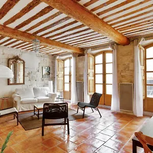 Apartment Charming Traditional Flat With Garage At The Heart Of - Welkeys, Avignon